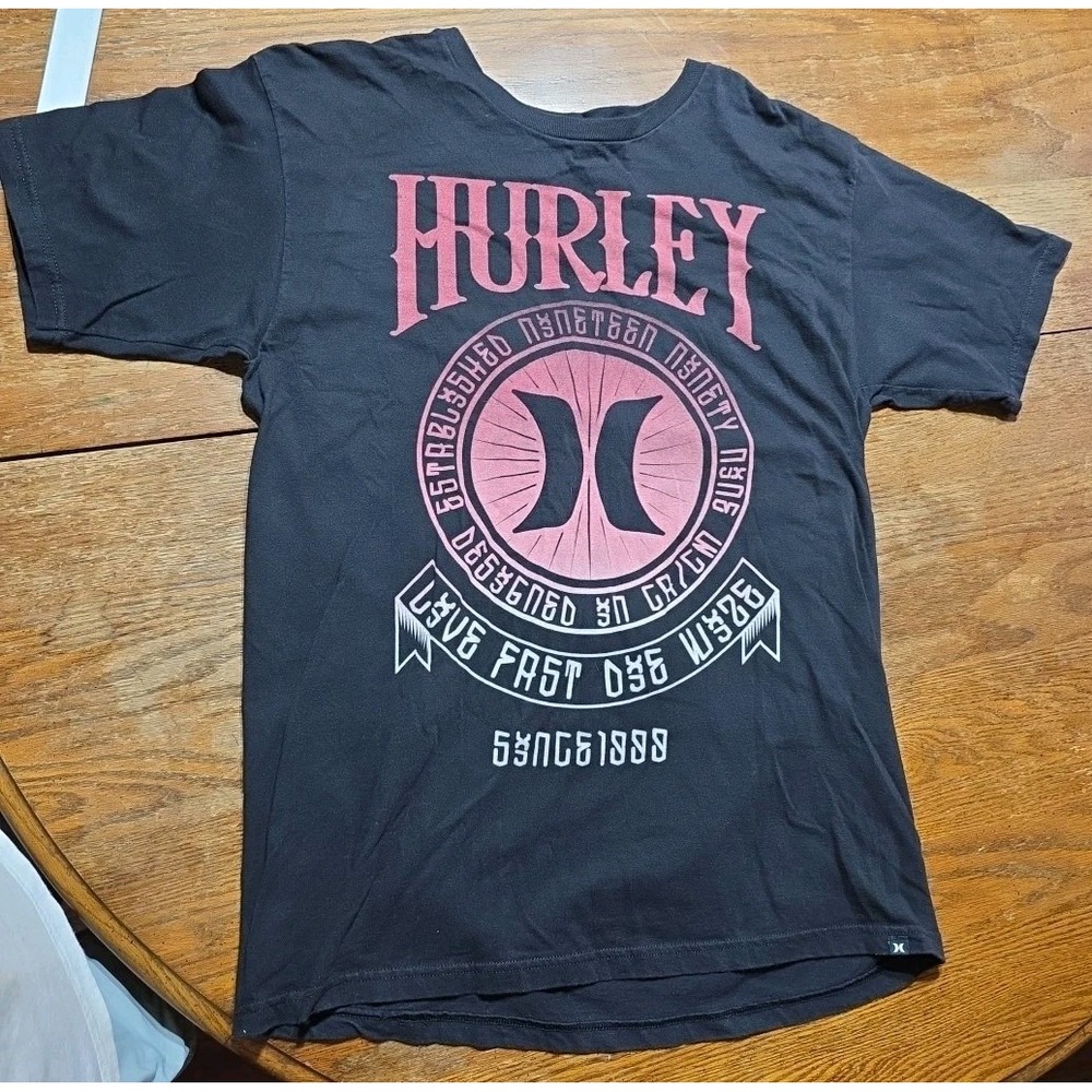 Vintage Hurley Y2K Logo Black 2000s‎ Grunge Style T-Shirt Black AOP Classic Fit